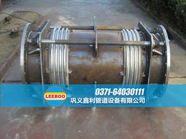 未噴漆的大拉桿橫向波紋<a href=http://www.wanggezhan.cn target=_blank class=infotextkey>補(bǔ)償器</a>